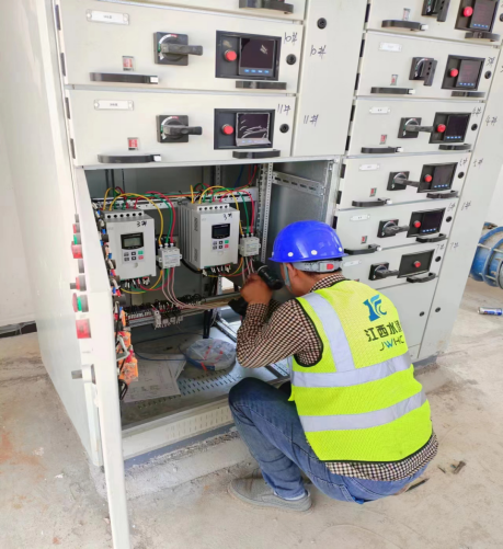 抗洪搶險(xiǎn)報(bào)導(dǎo)-迎“汛”而上，奔赴前線(xiàn) -348.png